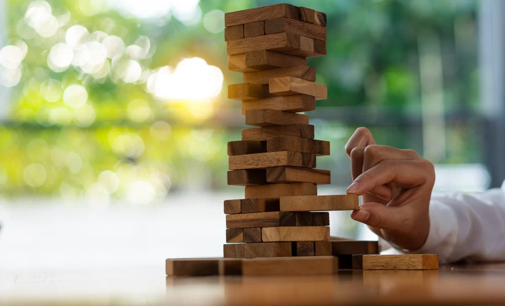 Kimler Diş İmplantı Yaptırabilir, Kimler İçin Risklidir?