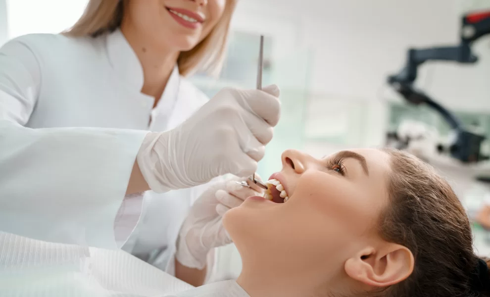 Does Gettıng Dental Implants Hurt? Paın, Anesthesıa, And Comfort Explaıned